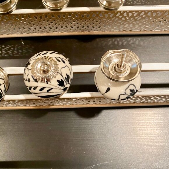 Many sets of 6 new ceramic knobs/pull black&white - Picture 5 of 7